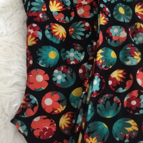 Sold* Lularoe leggings - Picture 3 of 4